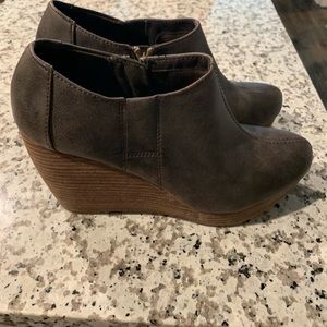 Dr. Scholl’s ankle wedge bootie